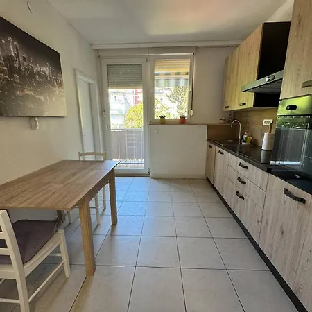 Large 3br In The Center 5bd * Split