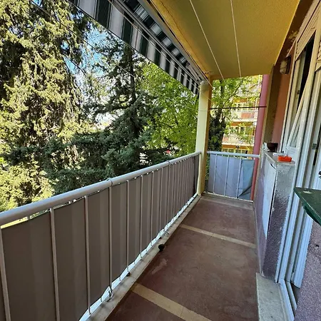 Large 3br In The Center 5bd *